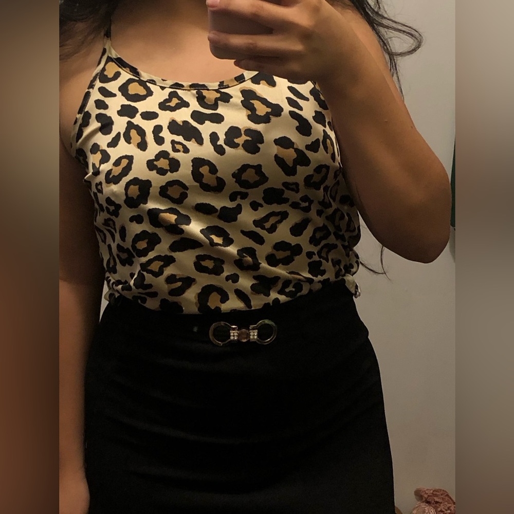 Cute cheetah top !!!🤎